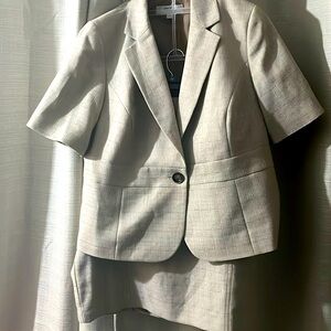 Jones Studio suit top size 14w and skirt size 16w
